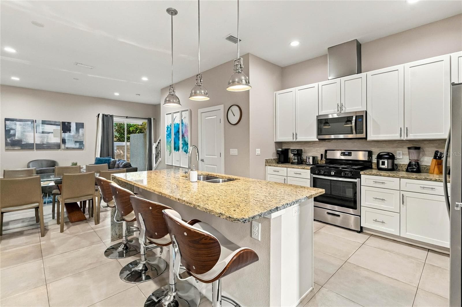 Townhouse at 2608 SUNRISE SHORES DR, KISSIMMEE, photo 12 of 53