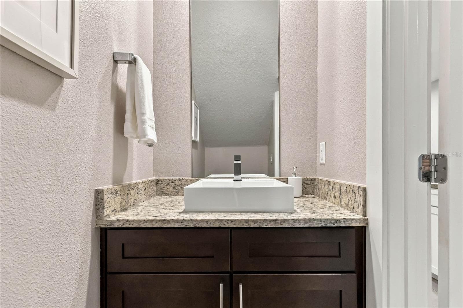Townhouse at 2608 SUNRISE SHORES DR, KISSIMMEE, photo 15 of 53