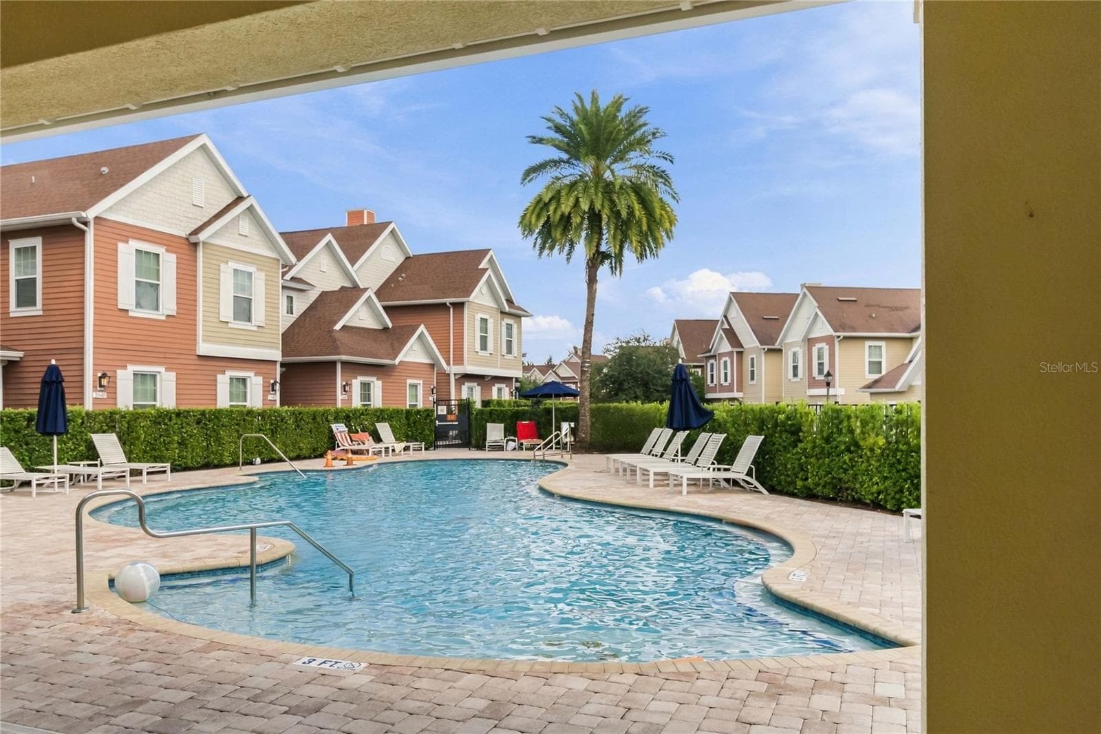Townhouse at 2608 SUNRISE SHORES DR, KISSIMMEE, photo 37 of 53