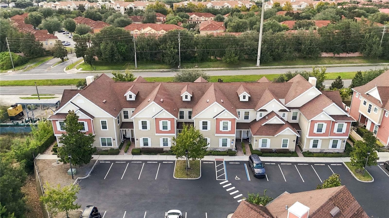 Townhouse at 2608 SUNRISE SHORES DR, KISSIMMEE, photo 44 of 53