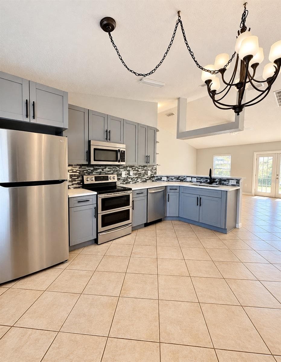 Kitchen - 408 CARDINAL CT, POINCIANA