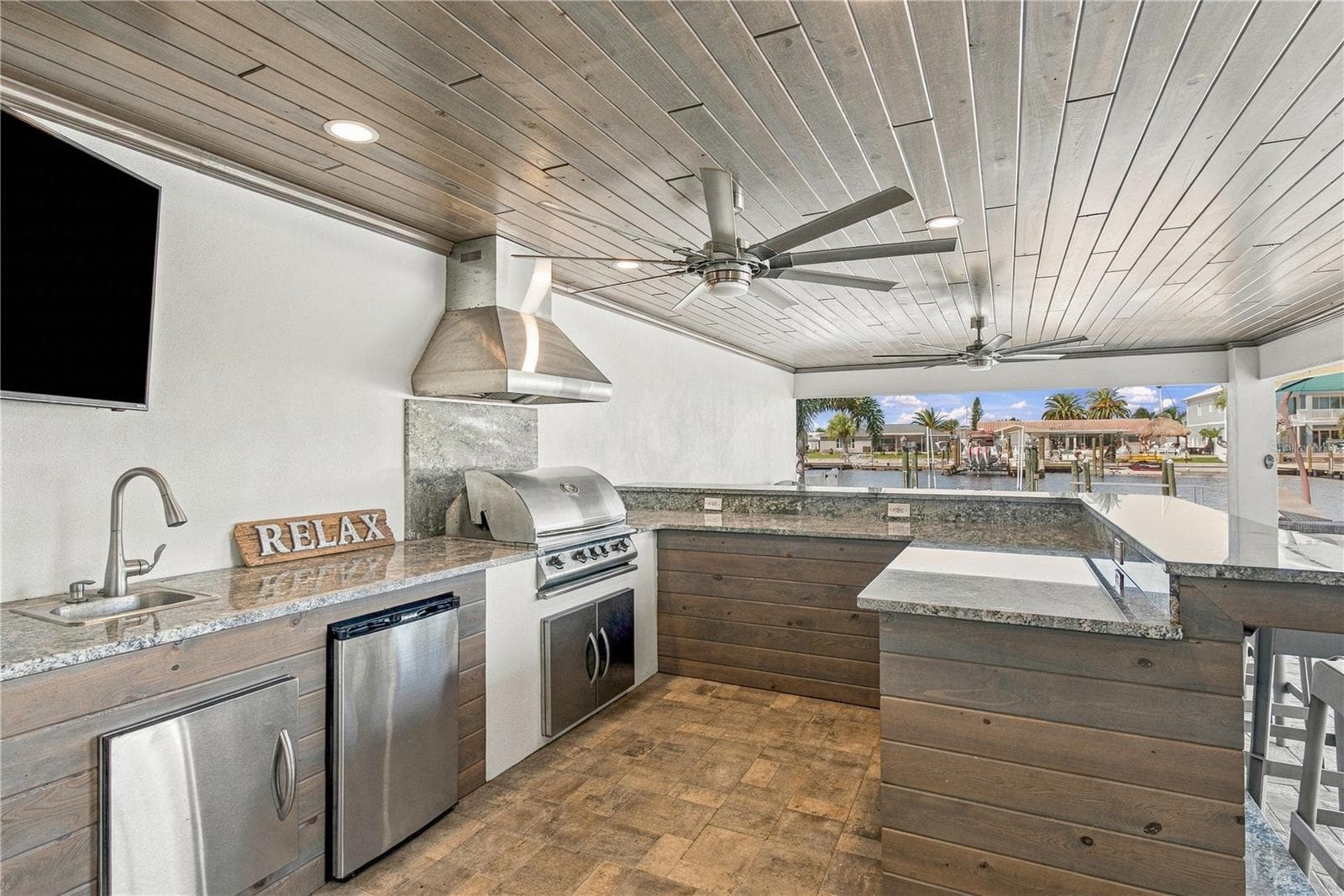 OutDoor Kitchen! - 5449 BOWLINE BND, NEW PORT RICHEY
