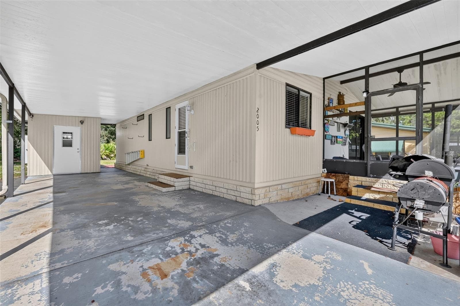Very Long Carport - 2005 STACEY DR, MOUNT DORA