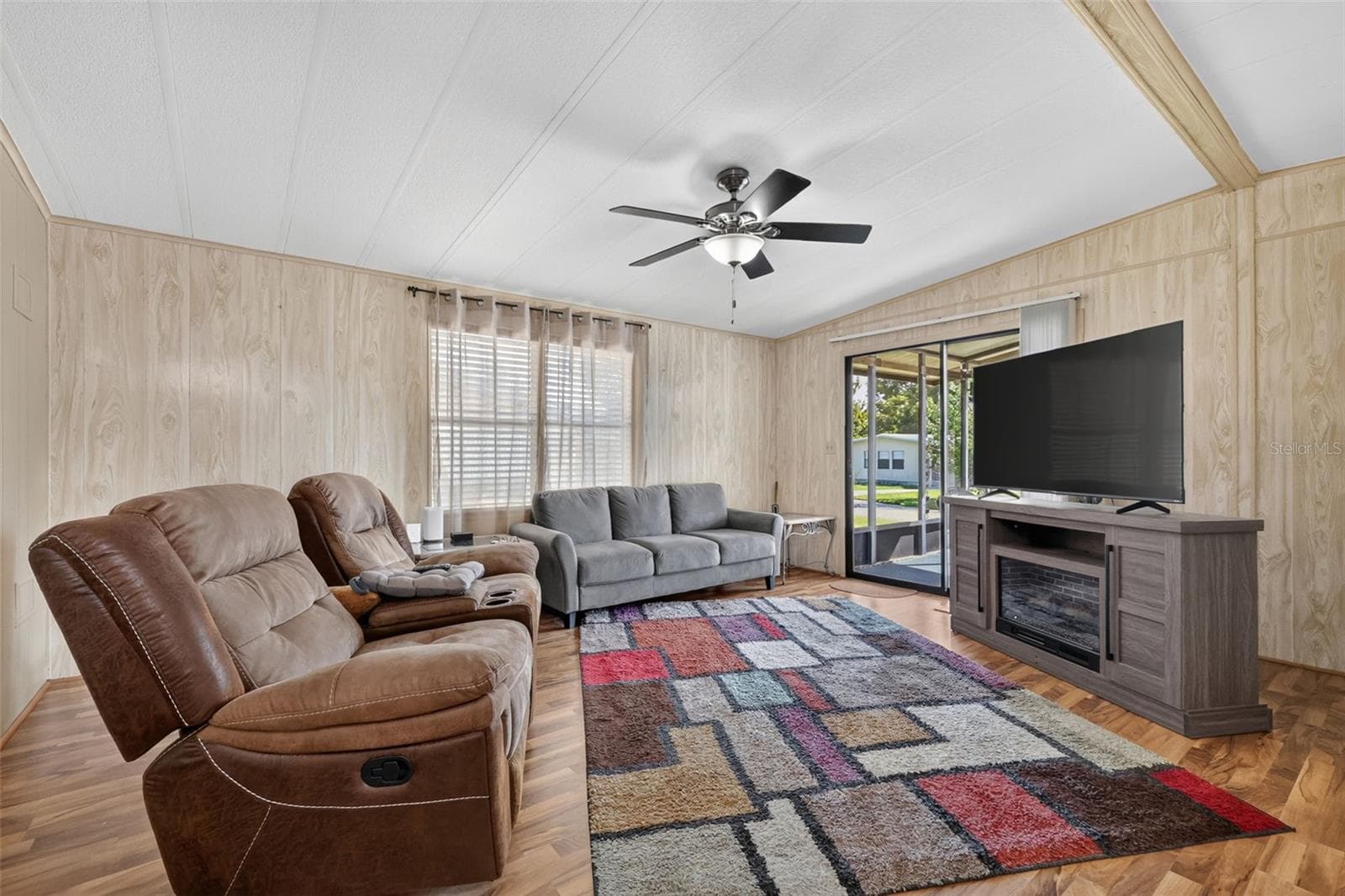 Manufactured Home at 2005 STACEY DR, MOUNT DORA, photo 16 of 41