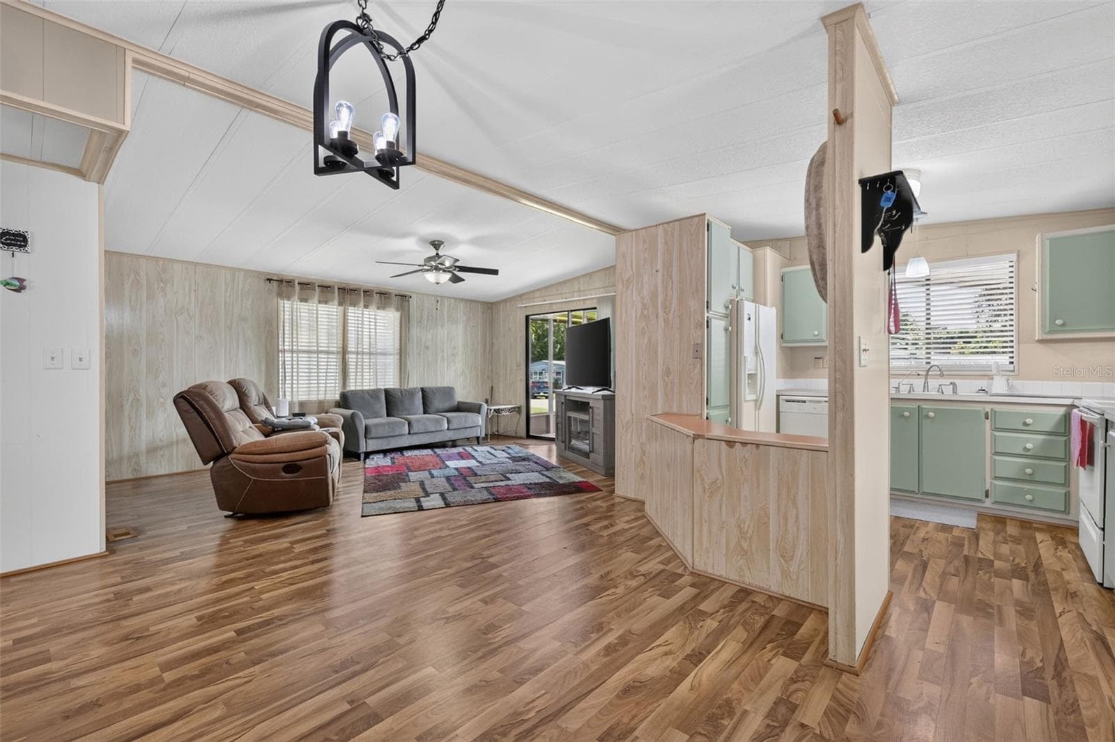 Manufactured Home at 2005 STACEY DR, MOUNT DORA, photo 18 of 41