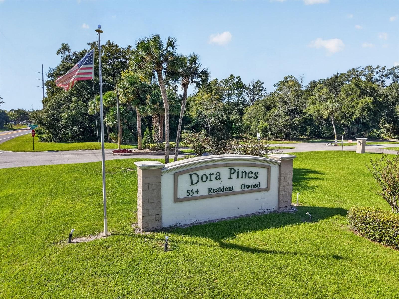 Manufactured Home at 2005 STACEY DR, MOUNT DORA, photo 34 of 41