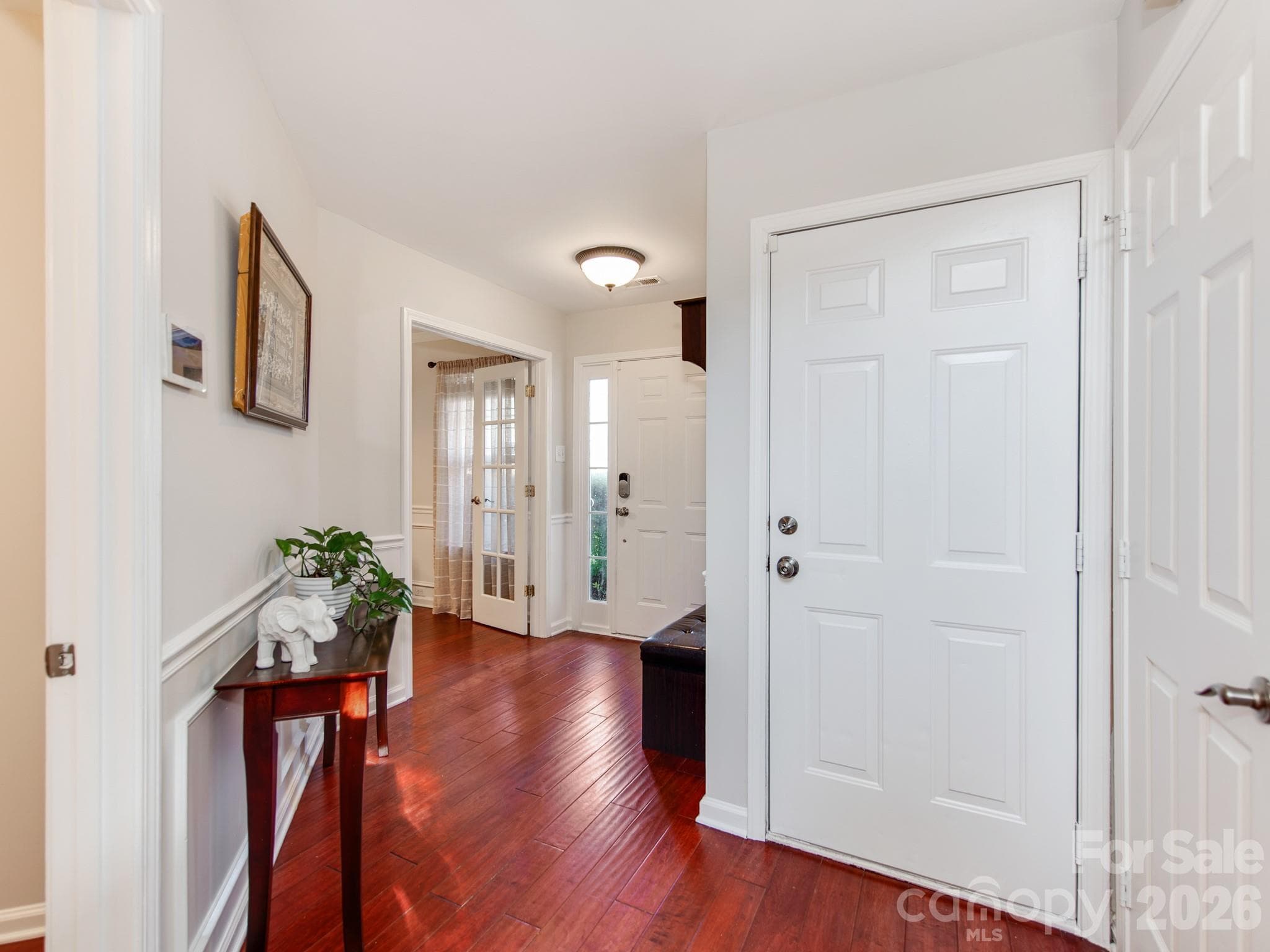 Single Family Residence at 7707 Nicolette Court, Charlotte, photo 4 of 23