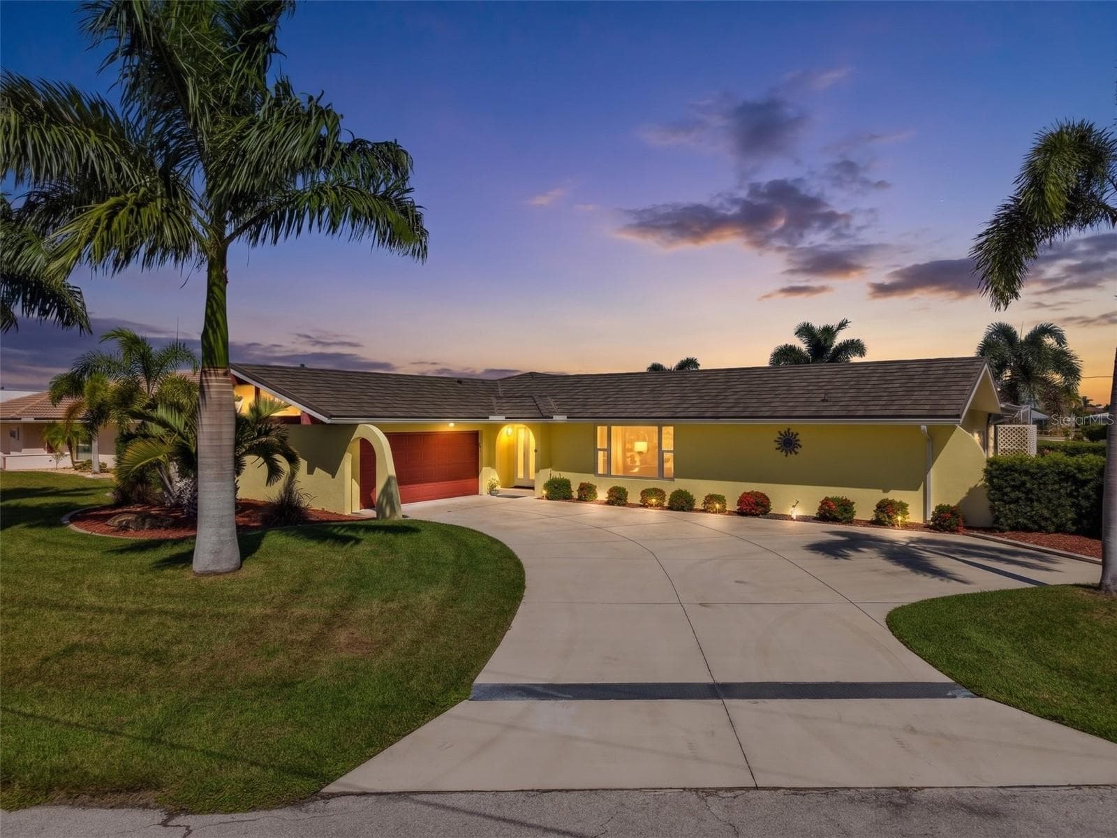 536 MATARES DR