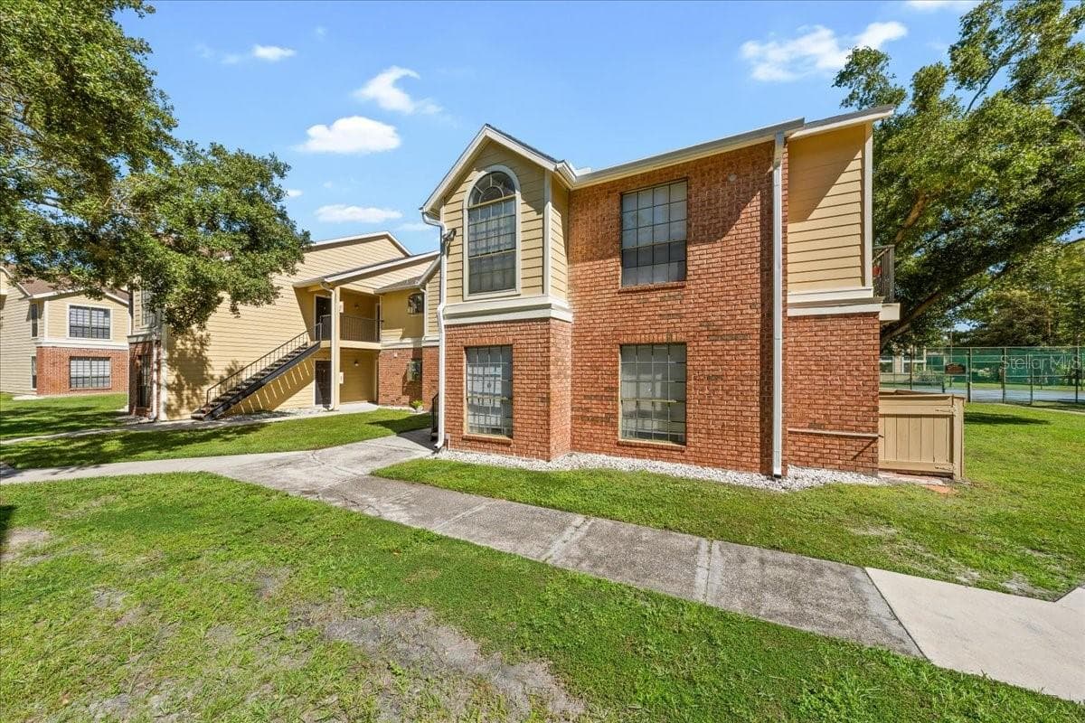 8742 MALLARD RESERVE DR #203