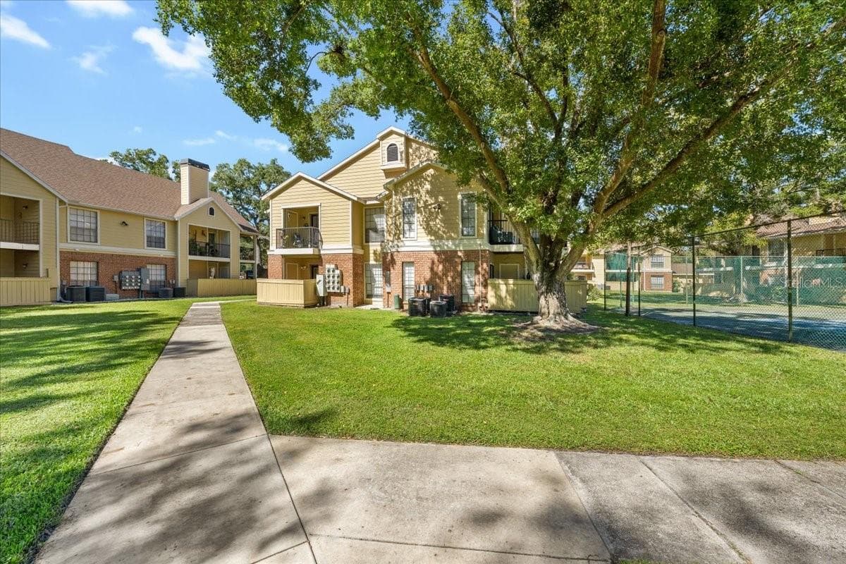 Condominium at 8742 MALLARD RESERVE DR #203, TAMPA, photo 10 of 13