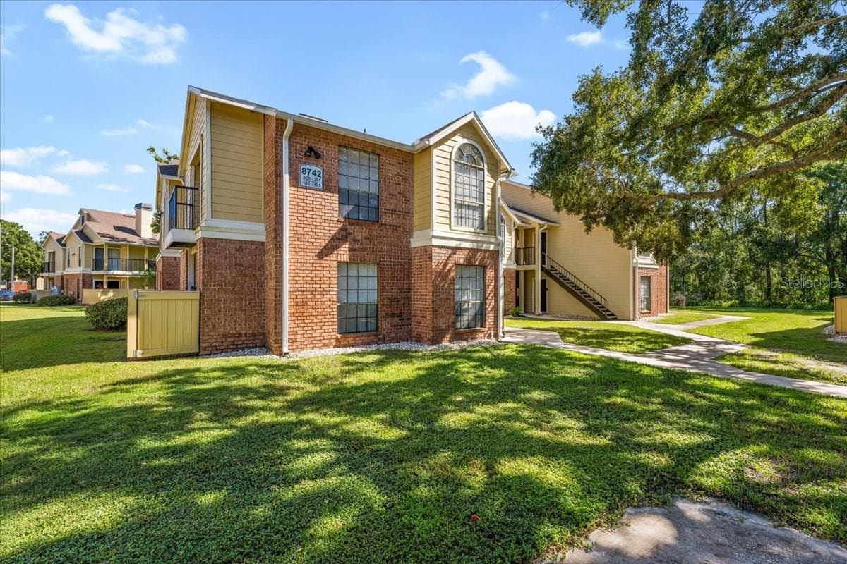 Condominium at 8742 MALLARD RESERVE DR #203, TAMPA, photo 12 of 13