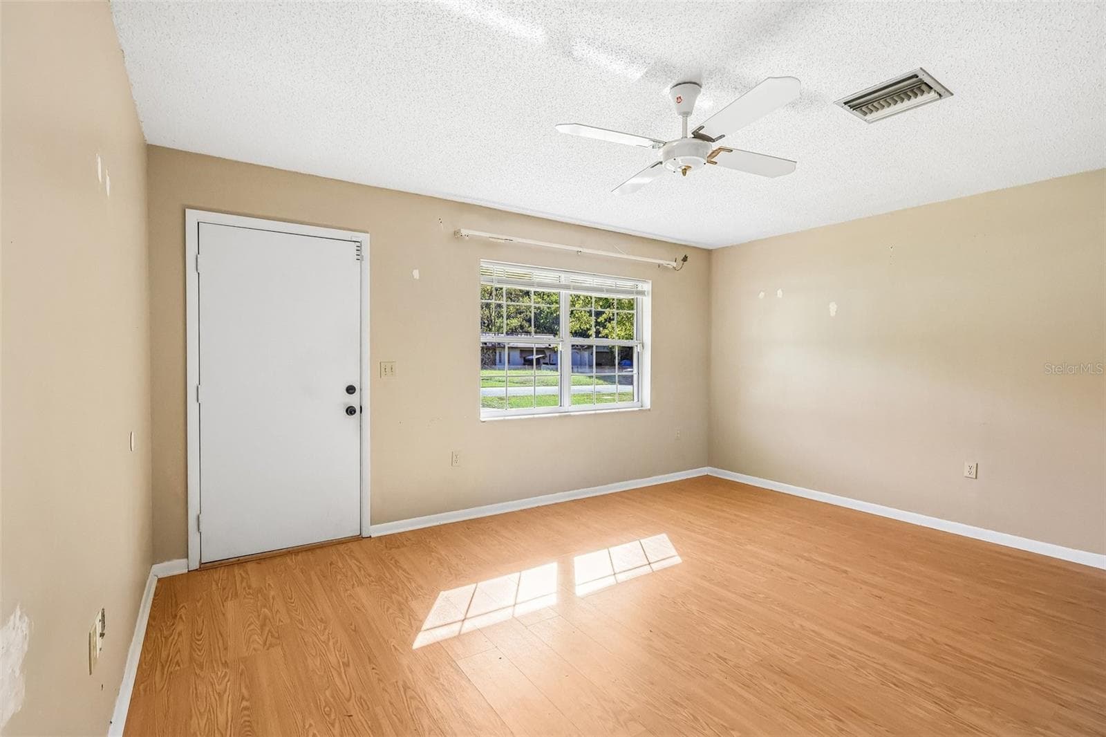 Single Family Residence at 14152 SW 42ND TERRACE RD, OCALA, photo 5 of 34