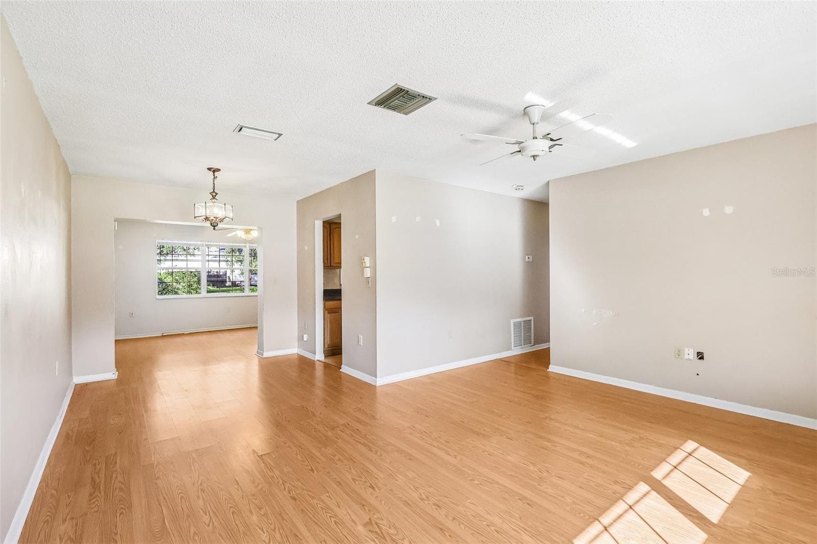 Single Family Residence at 14152 SW 42ND TERRACE RD, OCALA, photo 7 of 34