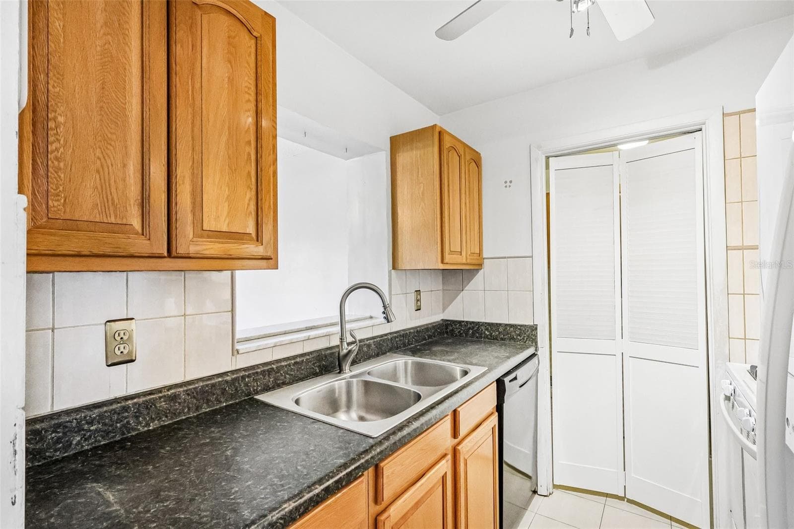 Single Family Residence at 14152 SW 42ND TERRACE RD, OCALA, photo 10 of 34