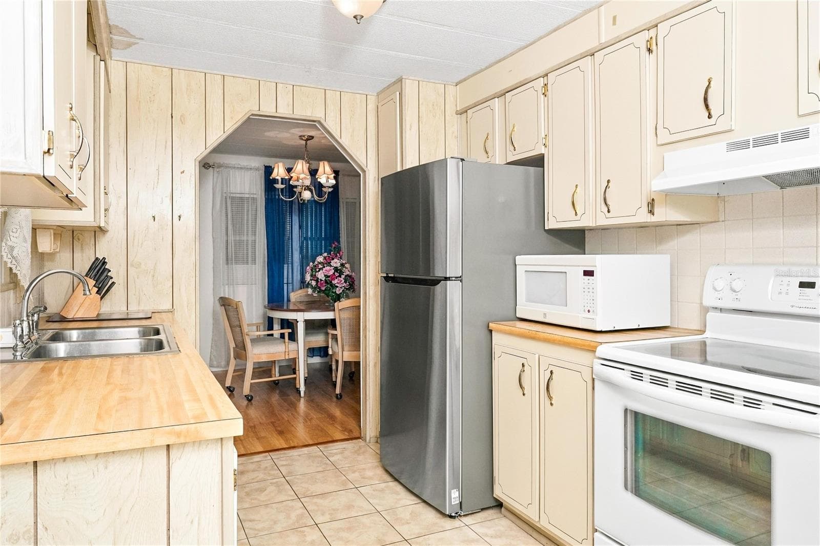 Manufactured Home at 142 DUCHESS AVE, NOKOMIS, photo 5 of 16