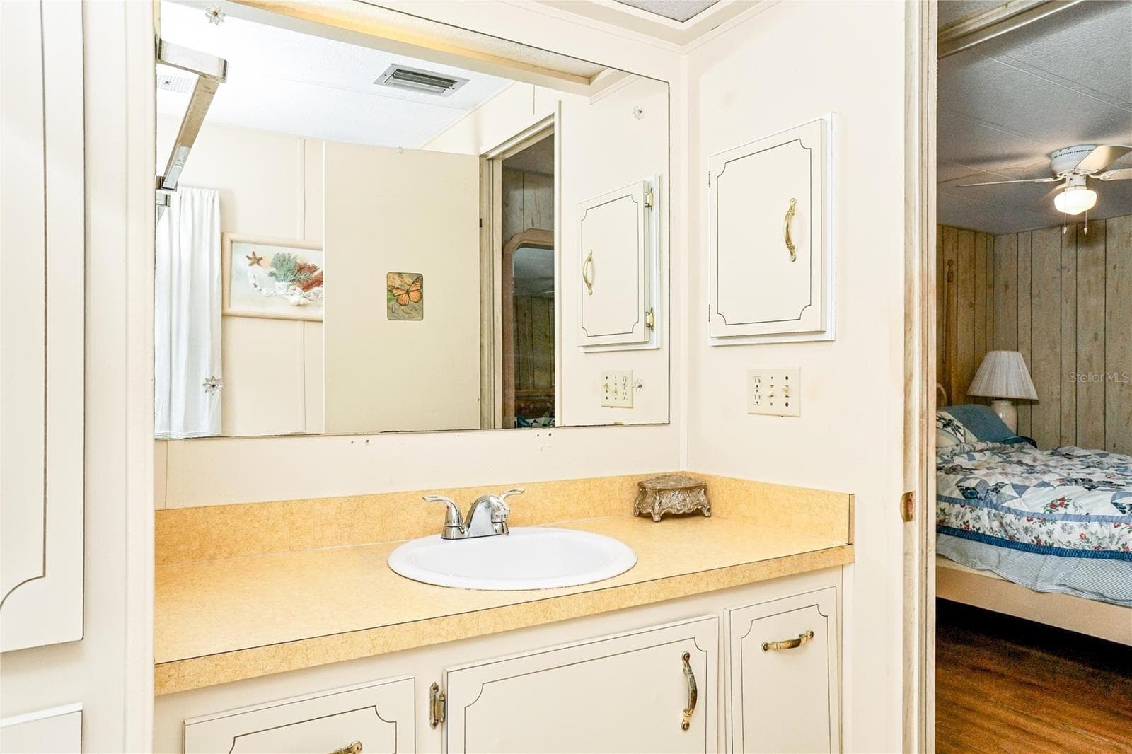 Manufactured Home at 142 DUCHESS AVE, NOKOMIS, photo 11 of 16