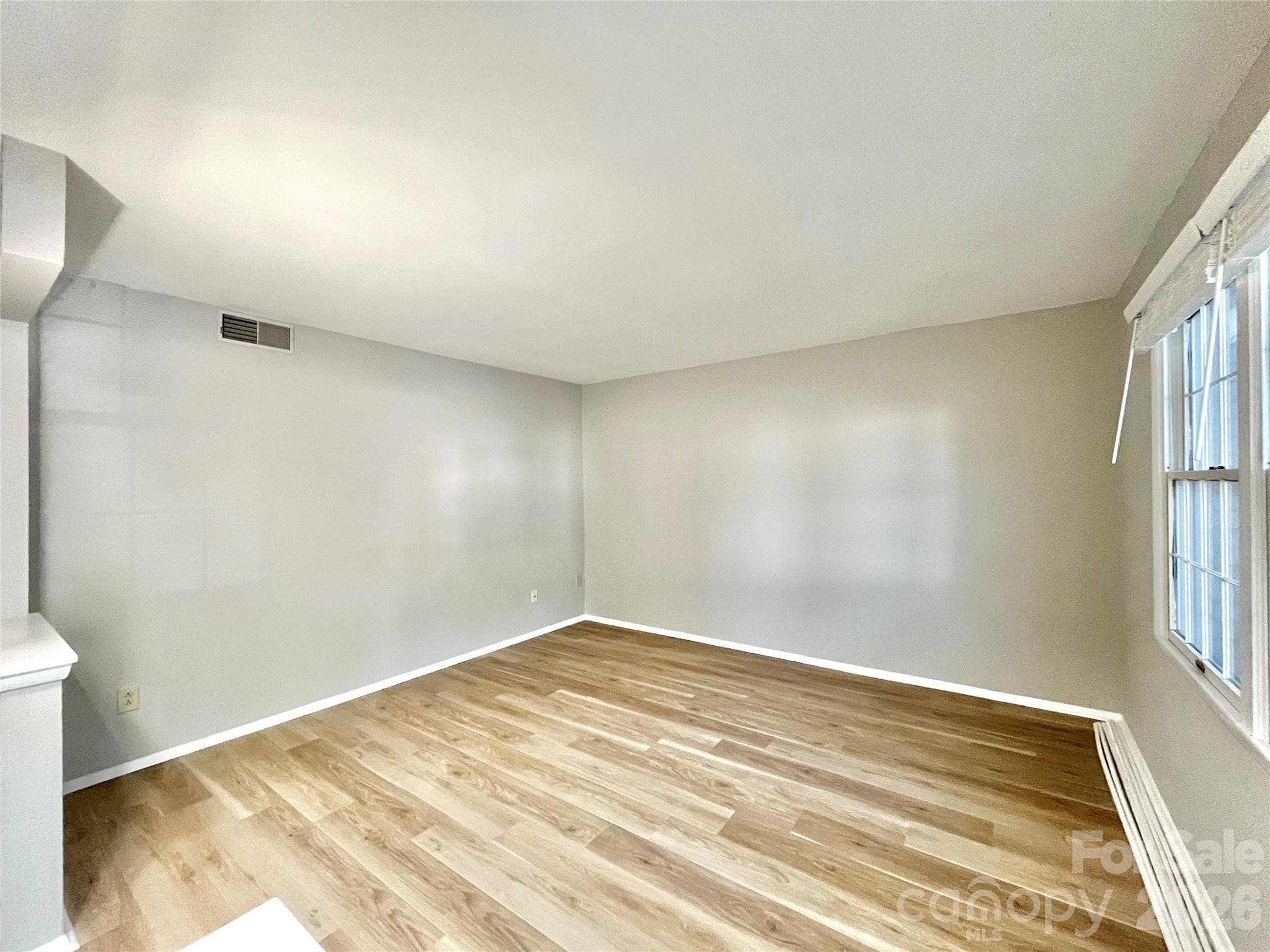 Townhouse at 8234 Knights Bridge Road, Charlotte, photo 3 of 16
