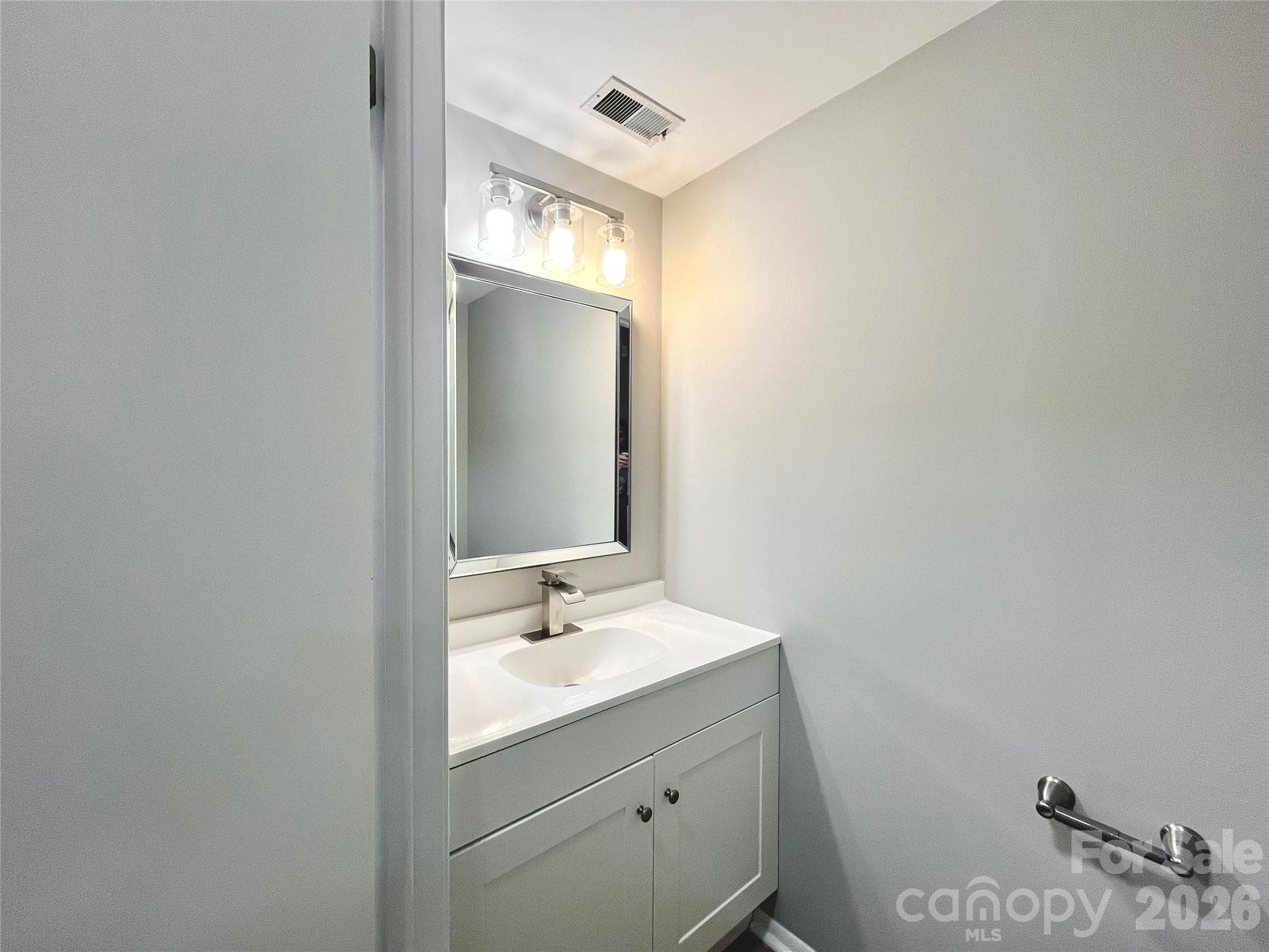 Townhouse at 8234 Knights Bridge Road, Charlotte, photo 5 of 16