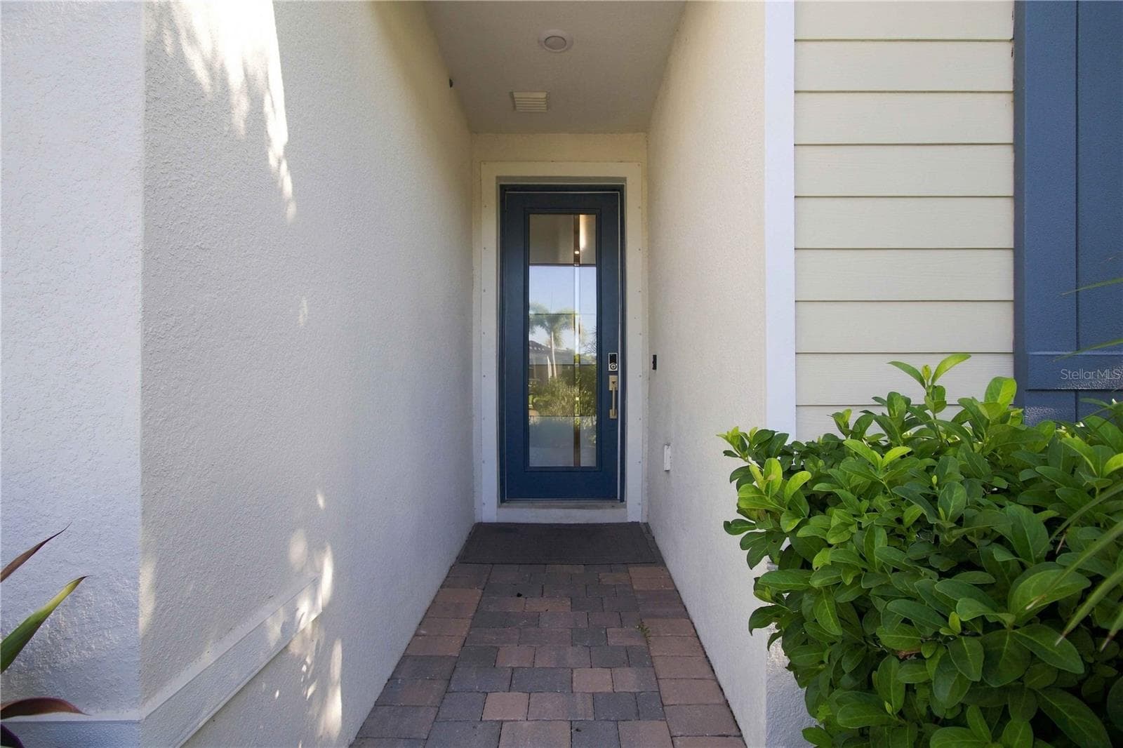 Single Family Residence at 13721 FLAT WOODS TER, BRADENTON, photo 3 of 68