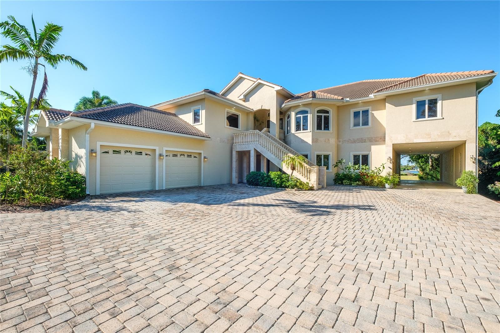 Front - 1930 BAYSHORE DR, ENGLEWOOD