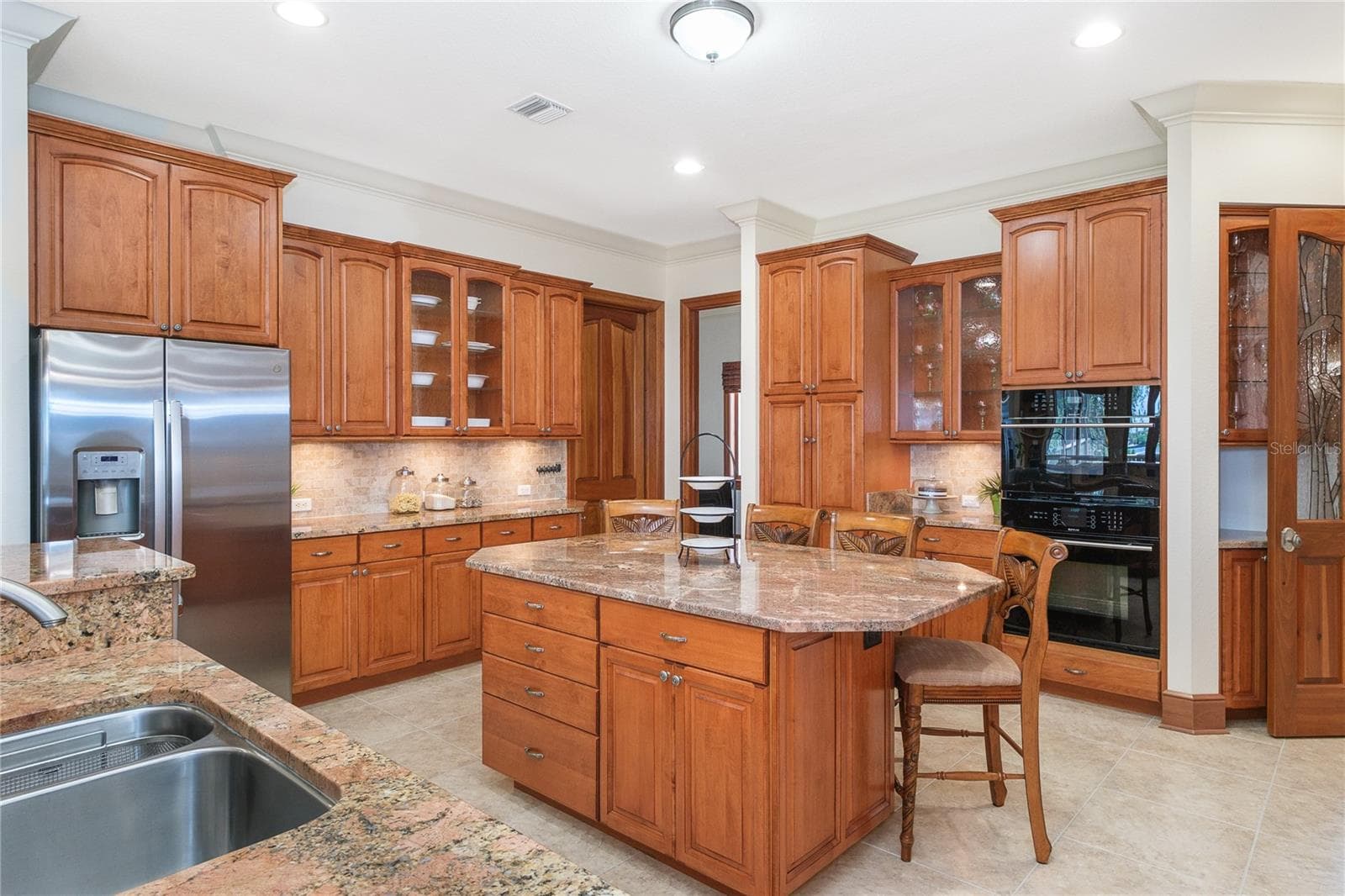 Kitchen features a spacious island - 1930 BAYSHORE DR, ENGLEWOOD