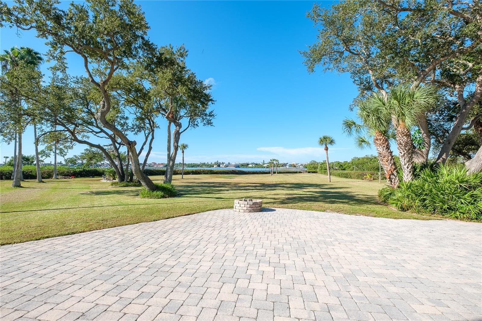 Firepit - 1930 BAYSHORE DR, ENGLEWOOD