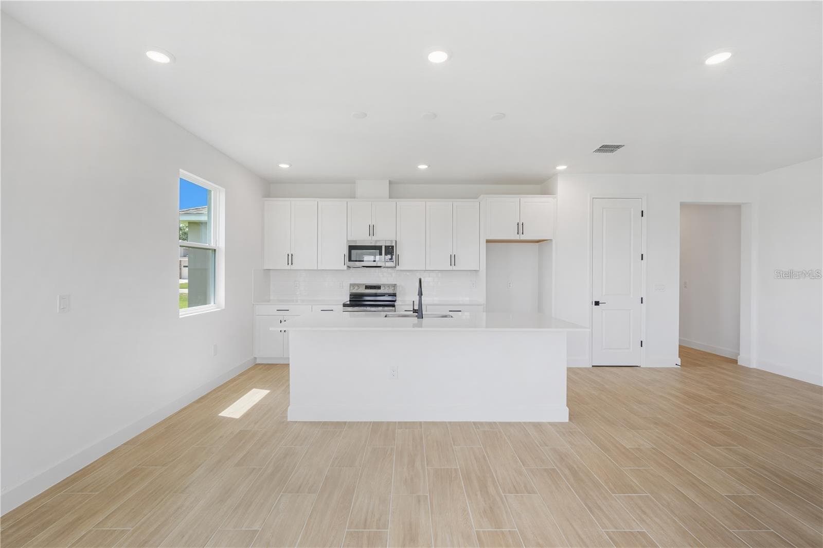 Single Family Residence at 9196 PLAYERS DR, WEEKI WACHEE, photo 16 of 32