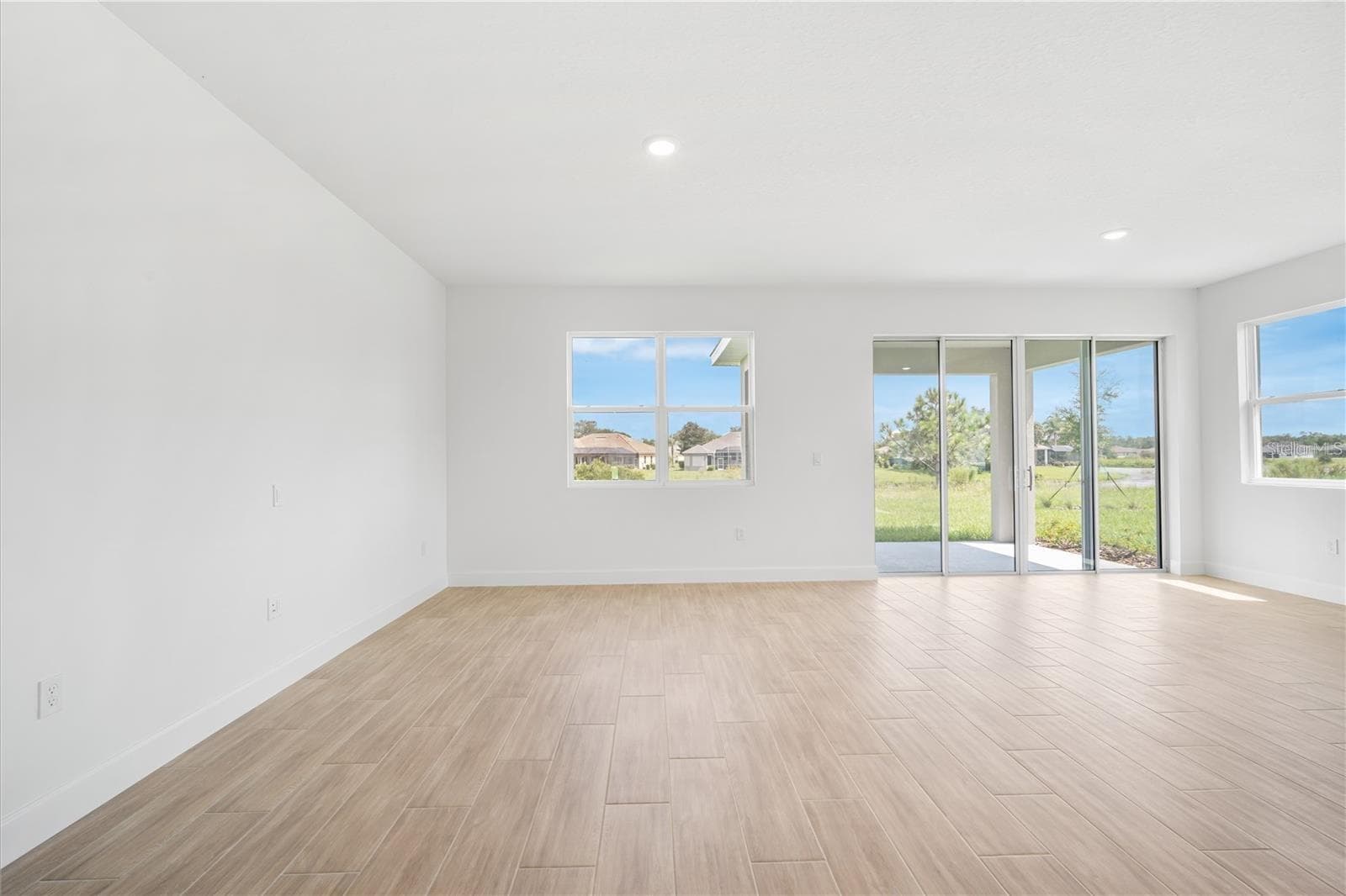 Single Family Residence at 9196 PLAYERS DR, WEEKI WACHEE, photo 19 of 32