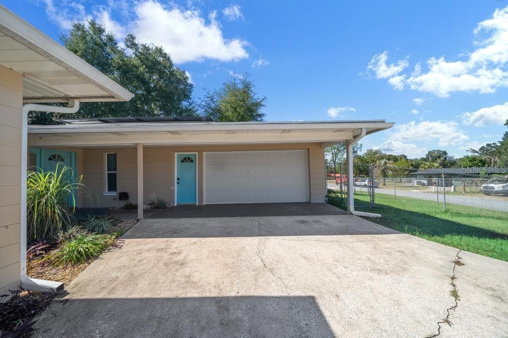 Single Family Residence at 10 EMERALD RUN, OCALA, photo 3 of 41