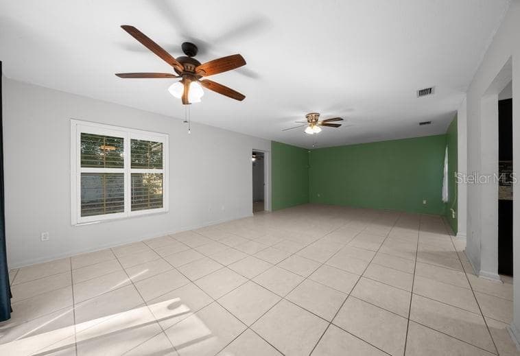Single Family Residence at 10 EMERALD RUN, OCALA, photo 9 of 41