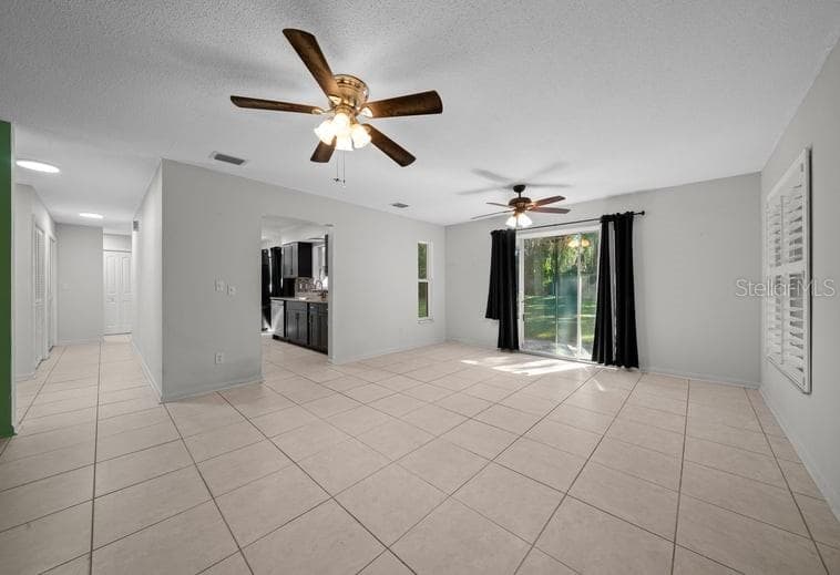 Single Family Residence at 10 EMERALD RUN, OCALA, photo 10 of 41