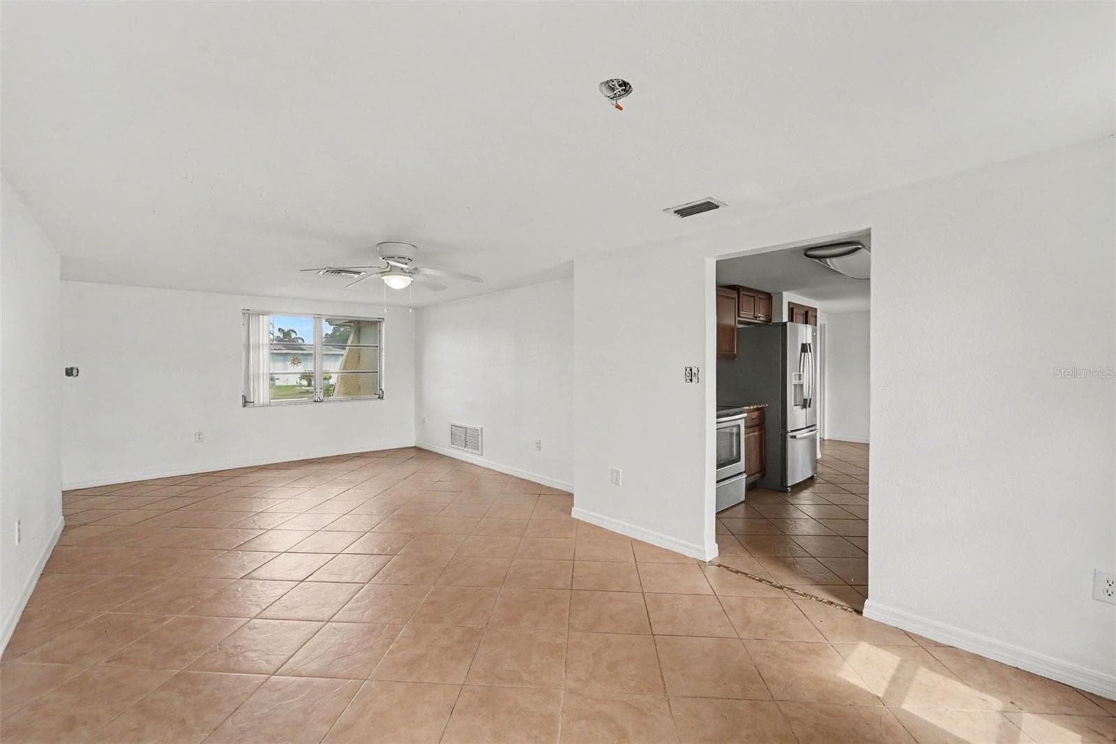 Single Family Residence at 5632 FESTIVO DR, HOLIDAY, photo 6 of 31