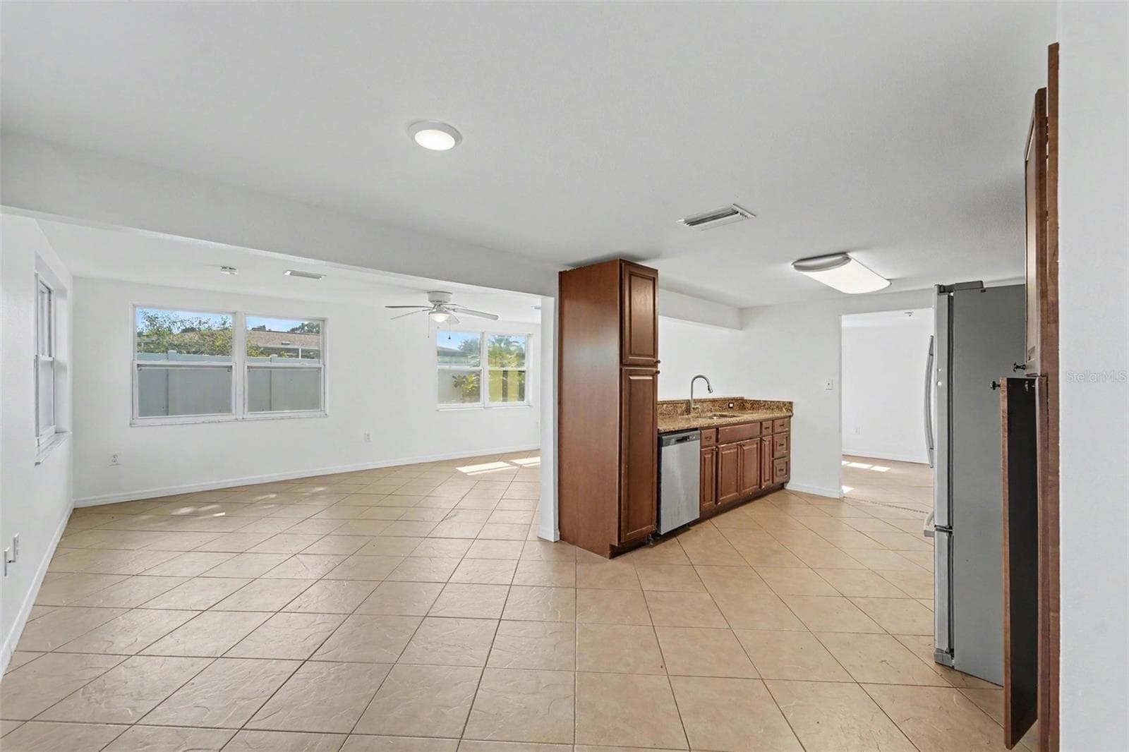 Single Family Residence at 5632 FESTIVO DR, HOLIDAY, photo 7 of 31