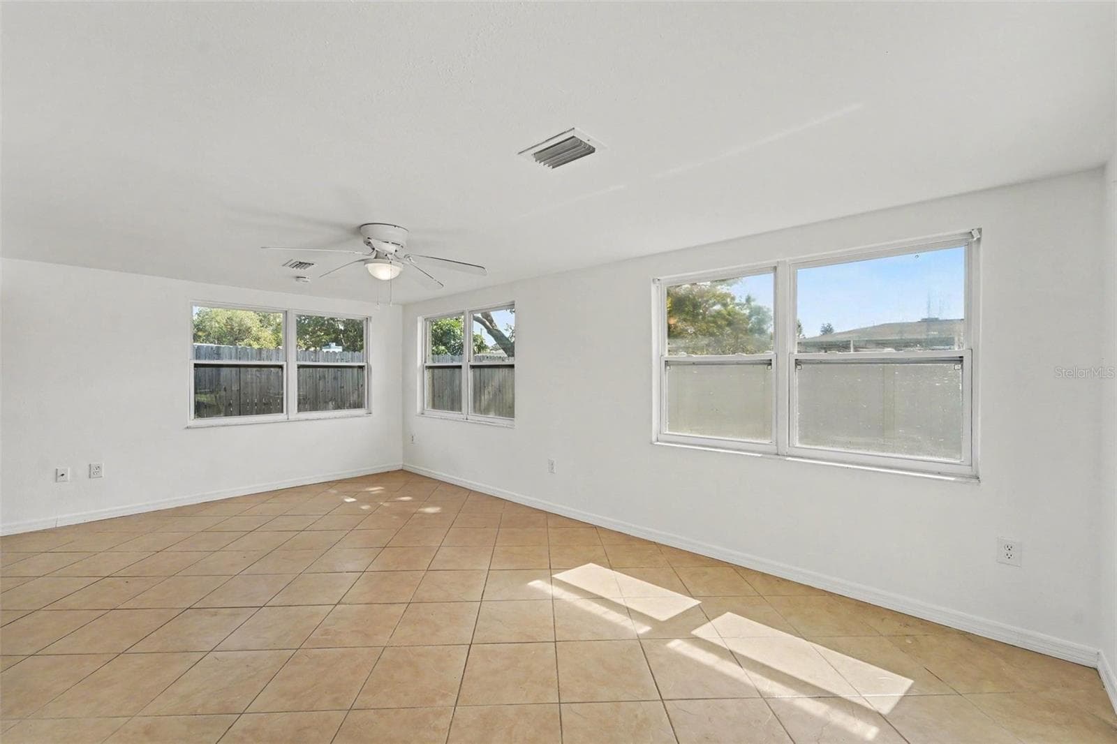 Single Family Residence at 5632 FESTIVO DR, HOLIDAY, photo 16 of 31