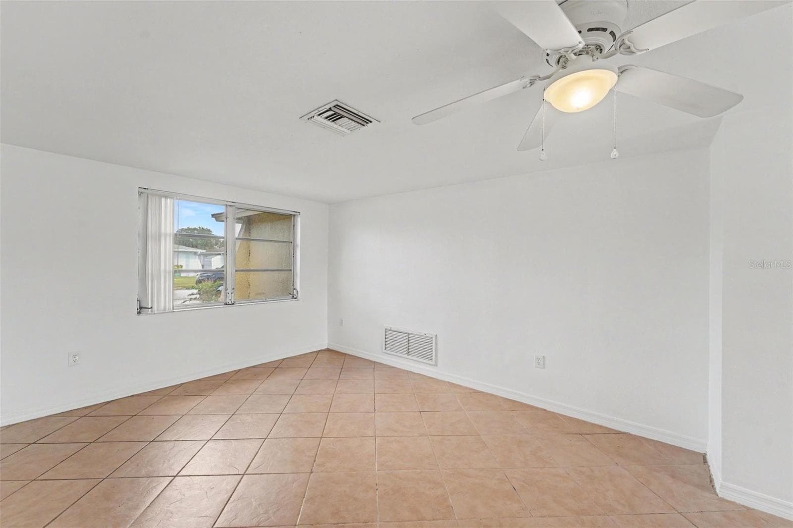 Single Family Residence at 5632 FESTIVO DR, HOLIDAY, photo 22 of 31