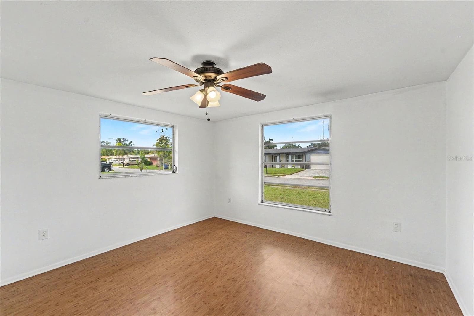 Single Family Residence at 5632 FESTIVO DR, HOLIDAY, photo 25 of 31