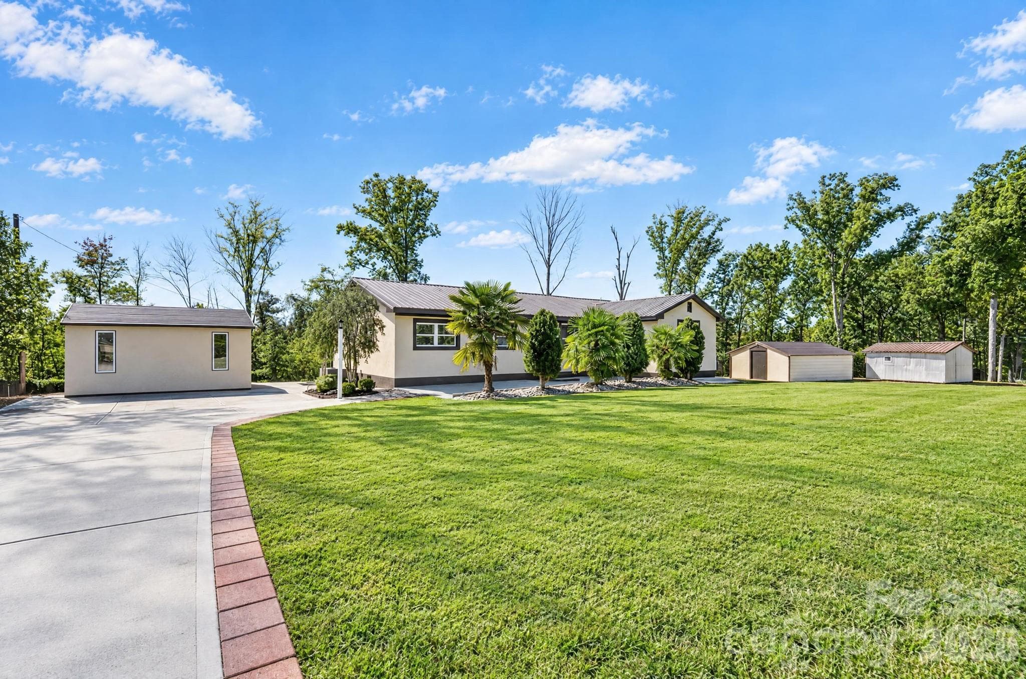 Single Family Residence at 892 Taylor Drive, Lancaster, photo 2 of 45
