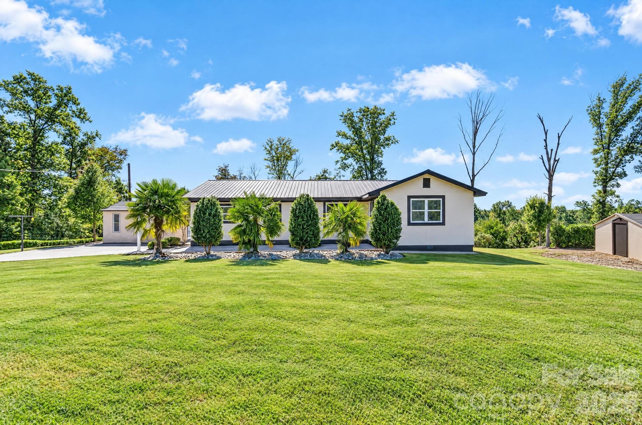 Single Family Residence at 892 Taylor Drive, Lancaster, photo 3 of 45