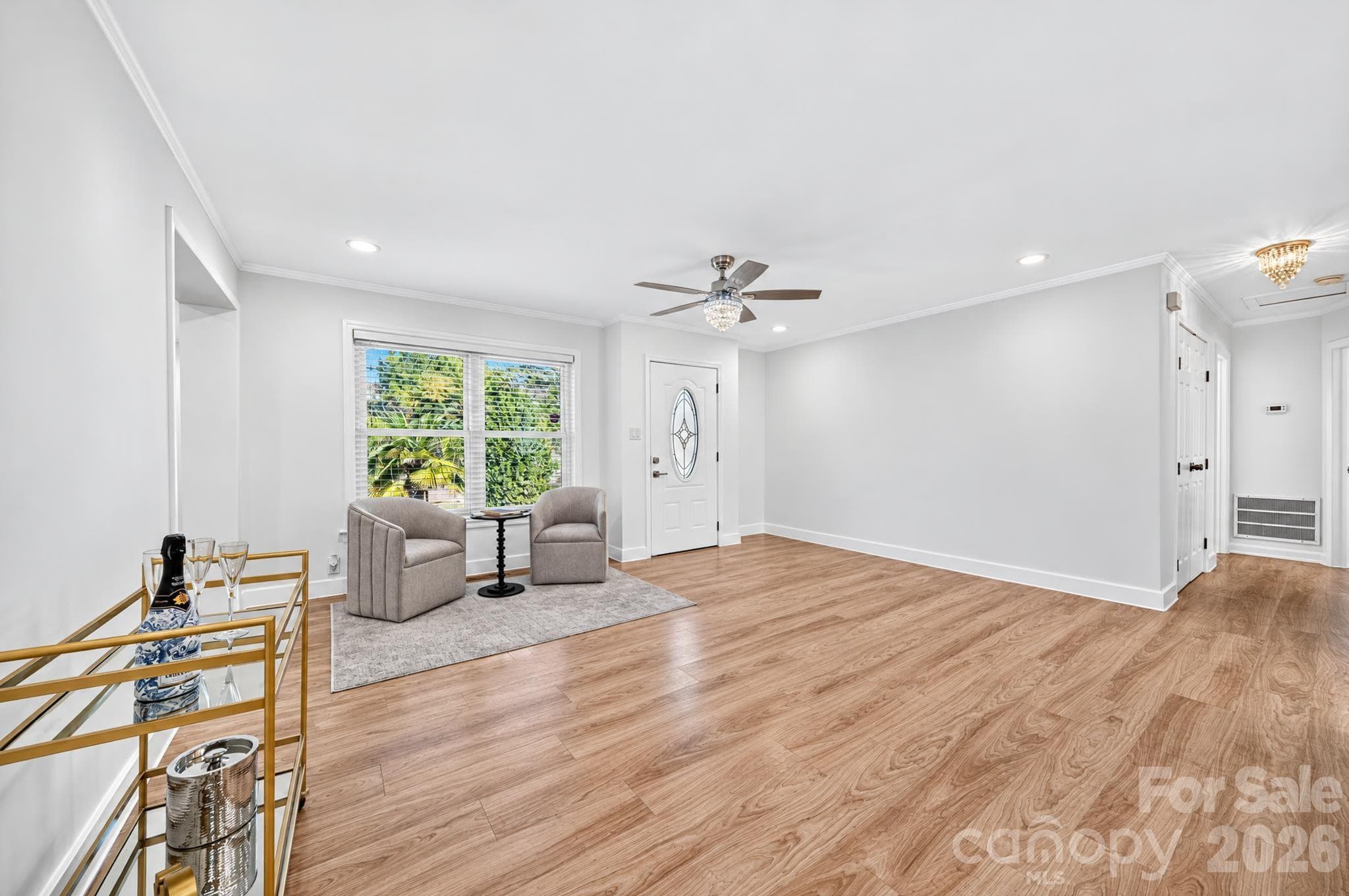 Single Family Residence at 892 Taylor Drive, Lancaster, photo 4 of 45