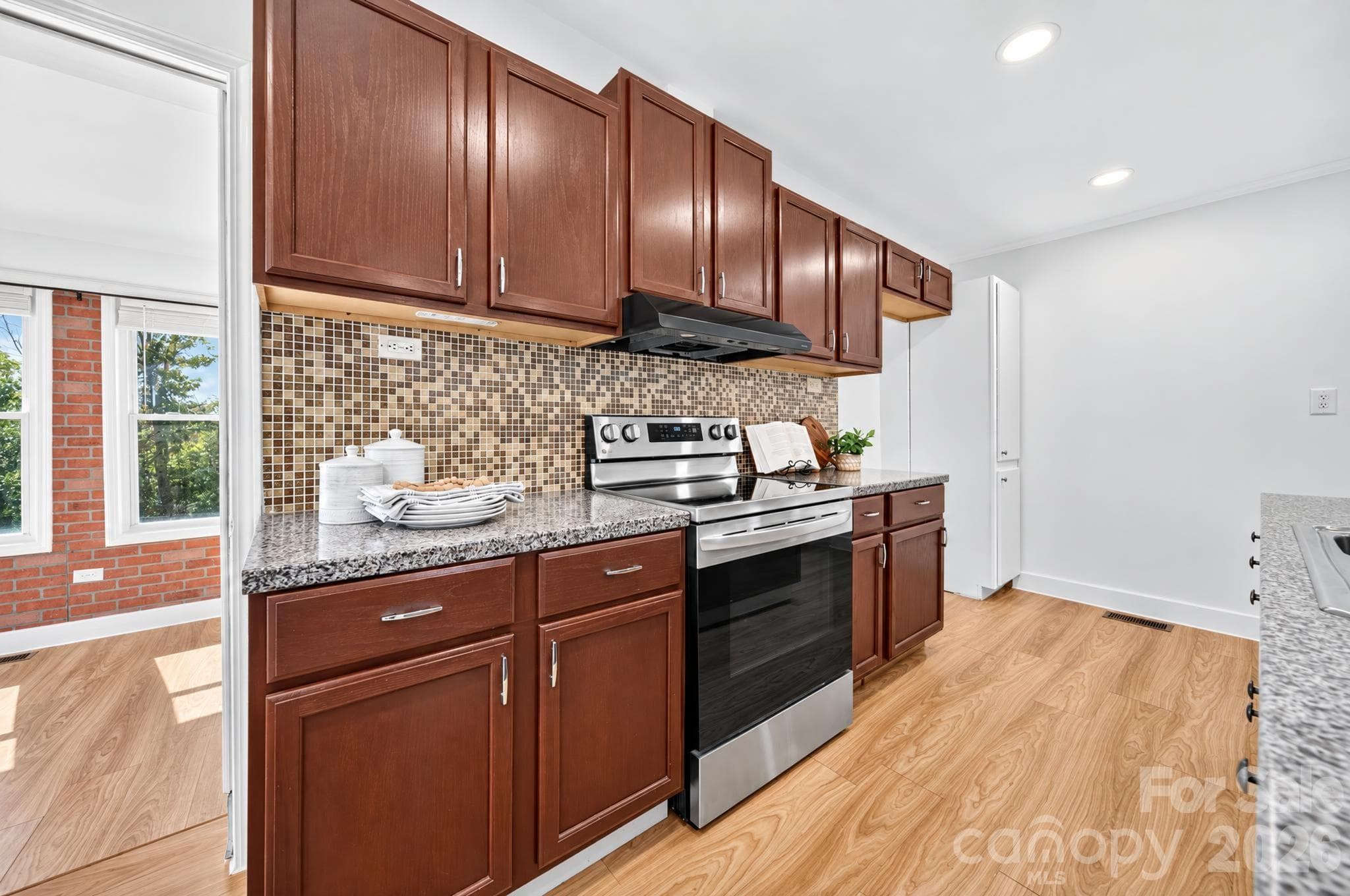 Single Family Residence at 892 Taylor Drive, Lancaster, photo 10 of 45