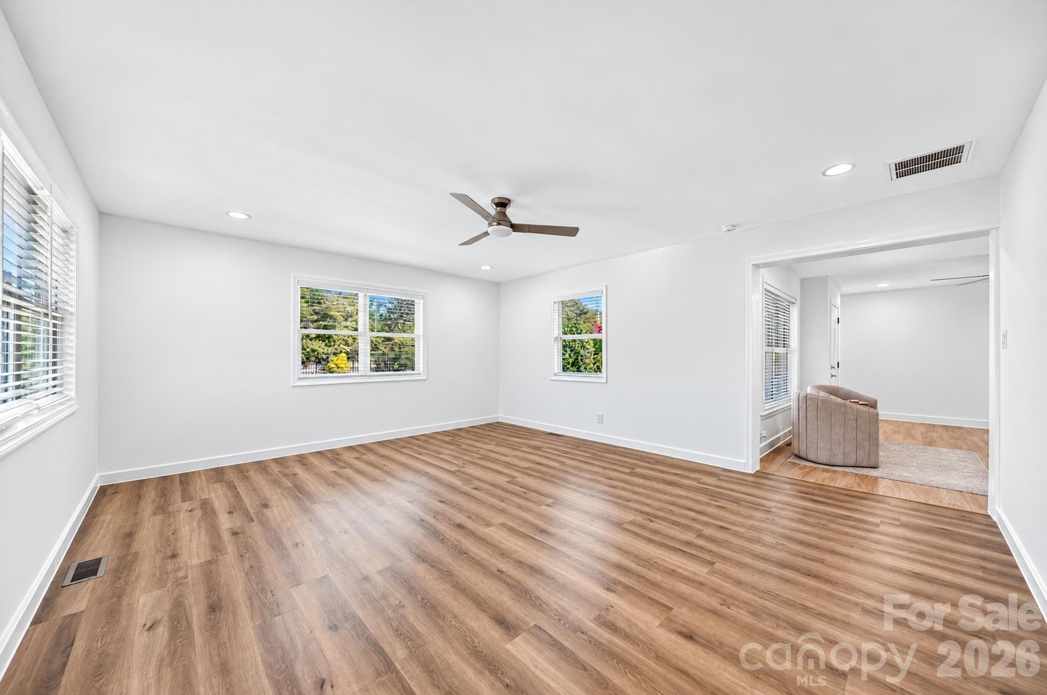 Single Family Residence at 892 Taylor Drive, Lancaster, photo 13 of 45