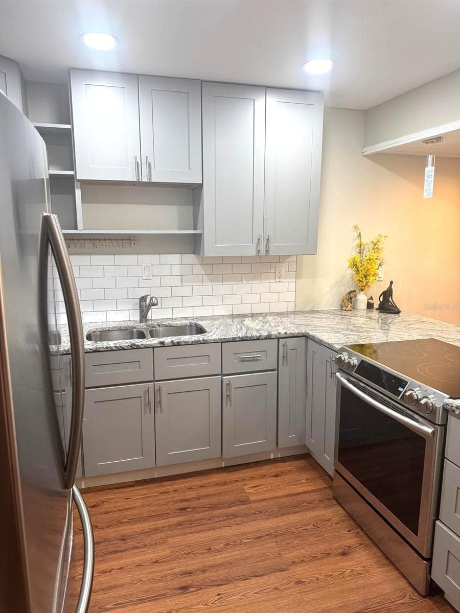 Townhouse at 4001 BENEVA RD #209, SARASOTA, photo 4 of 15
