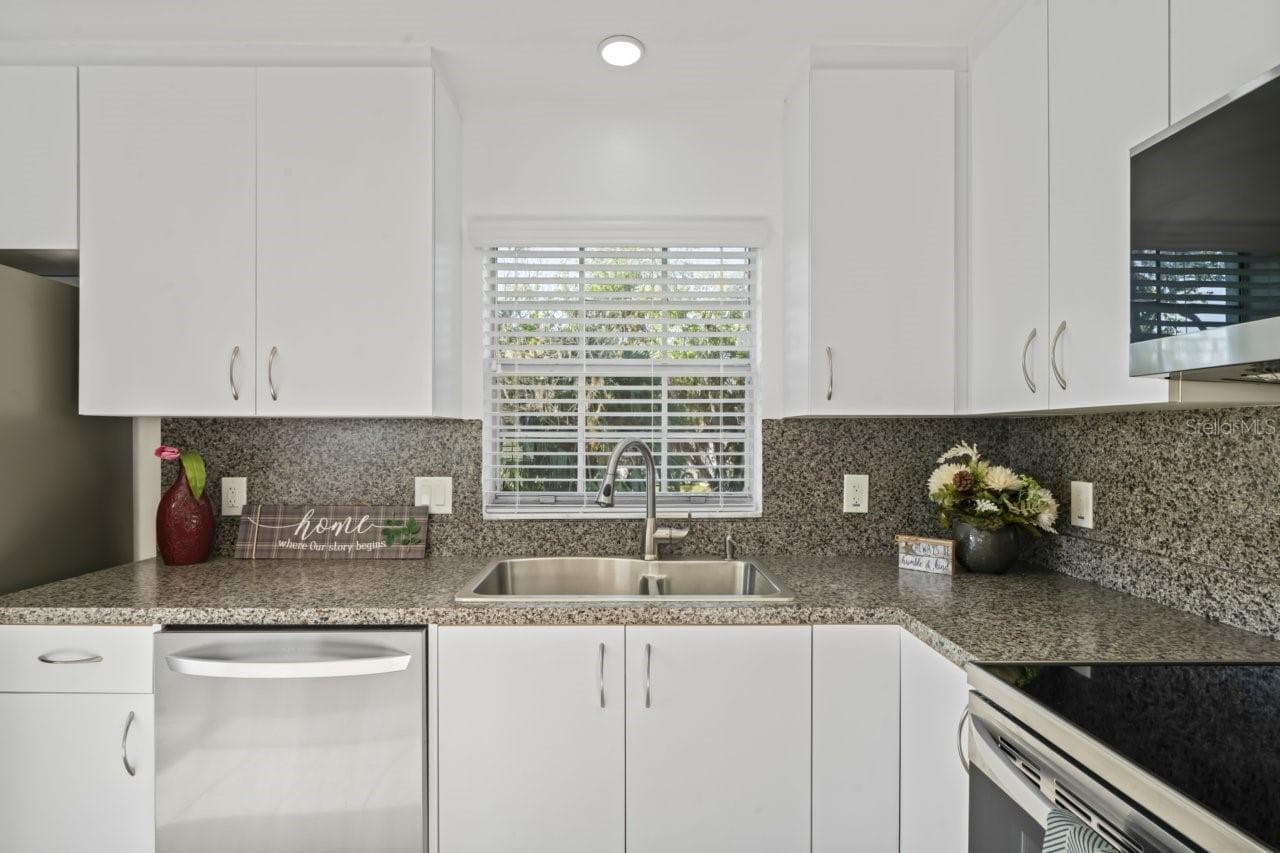 Condominium at 6634 HICKORYWOOD LN #4A, NEW PORT RICHEY, photo 12 of 64