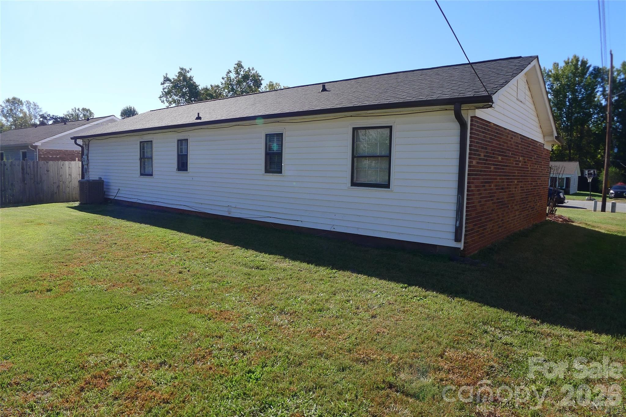 Single Family Residence at 133 Windward Circle, Mocksville, photo 6 of 25