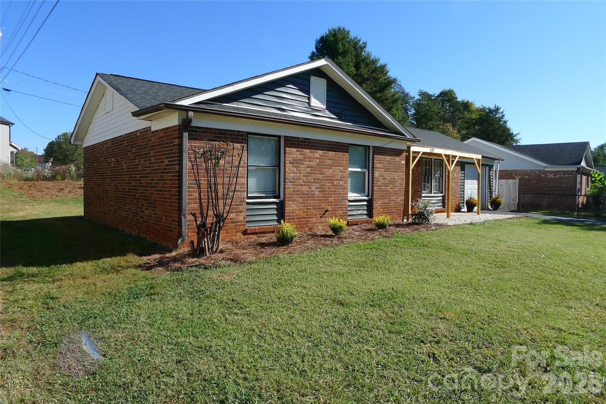 Single Family Residence at 133 Windward Circle, Mocksville, photo 7 of 25