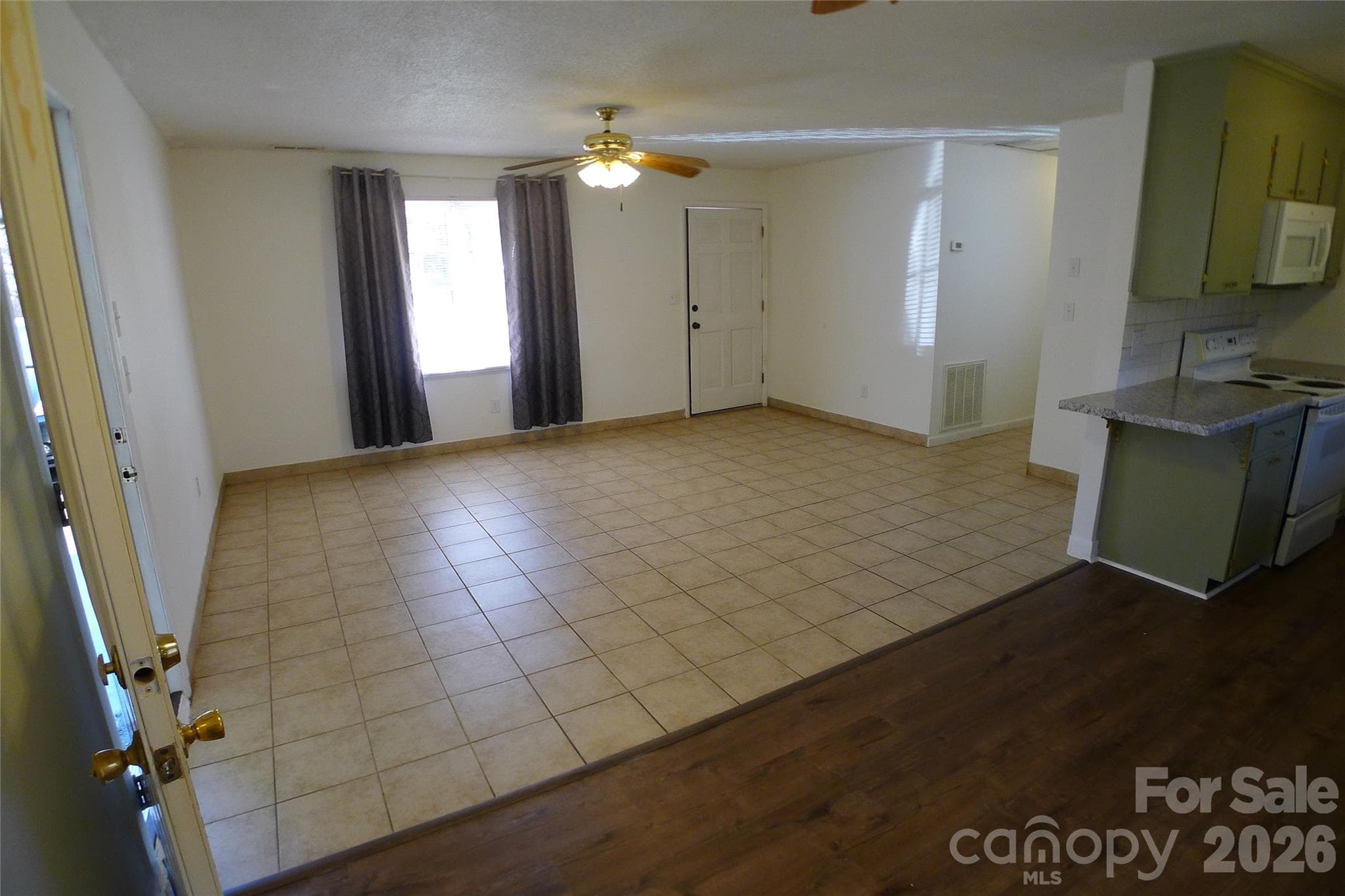 Single Family Residence at 133 Windward Circle, Mocksville, photo 11 of 25