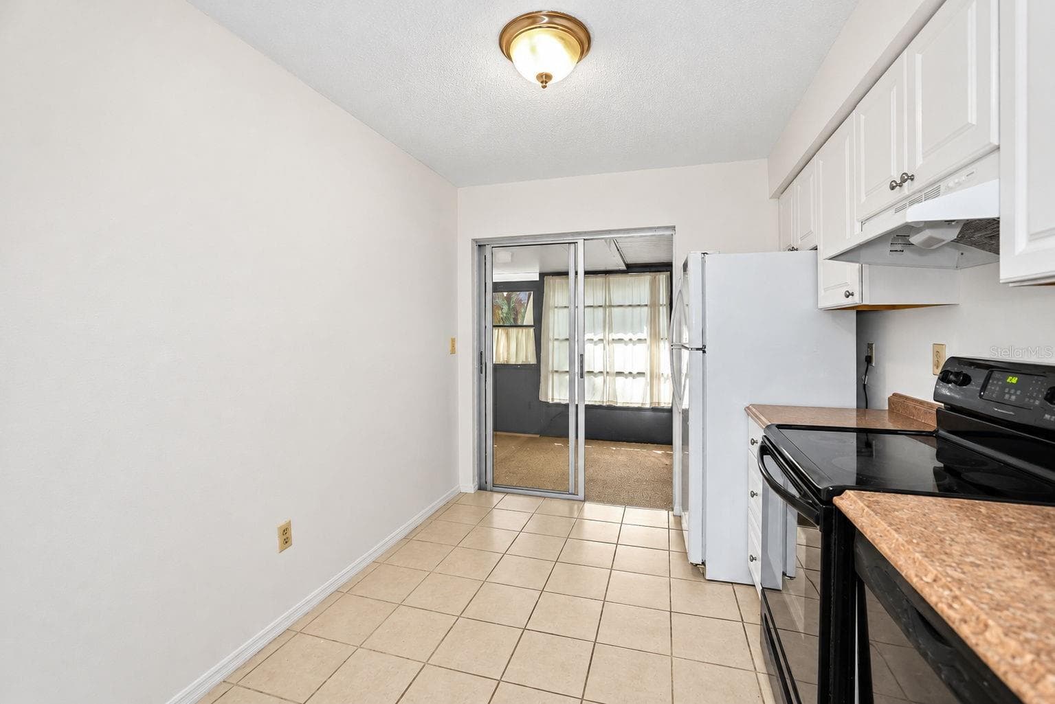 Condominium at 1111 TARRIDON CT #1111, DUNEDIN, photo 12 of 40