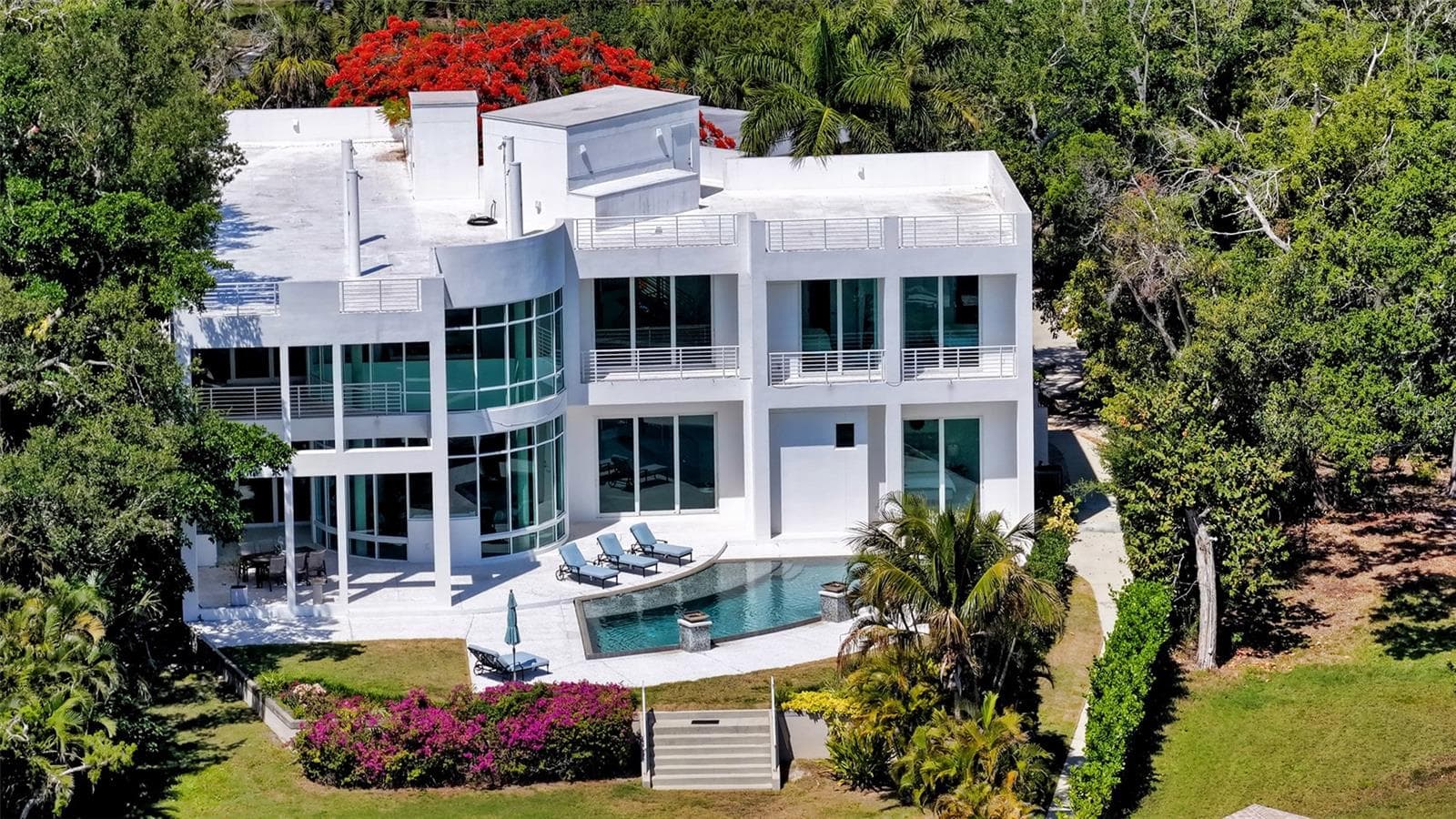 Back of the house - 4317 MIDNIGHT PASS RD, SARASOTA