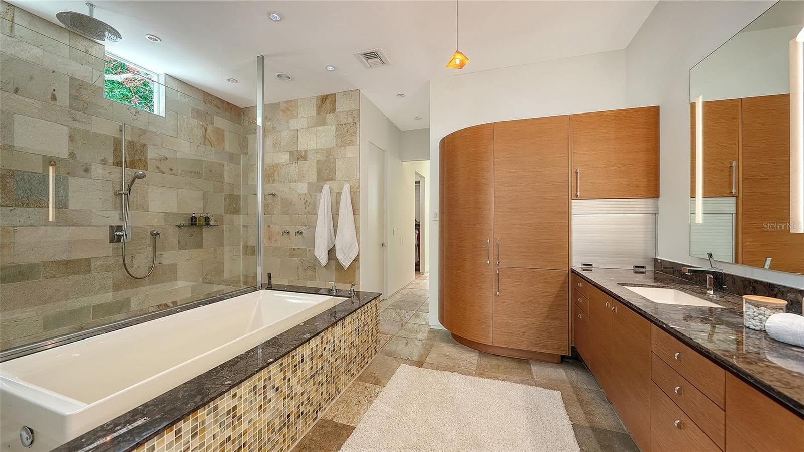Primary bathroom - 4317 MIDNIGHT PASS RD, SARASOTA