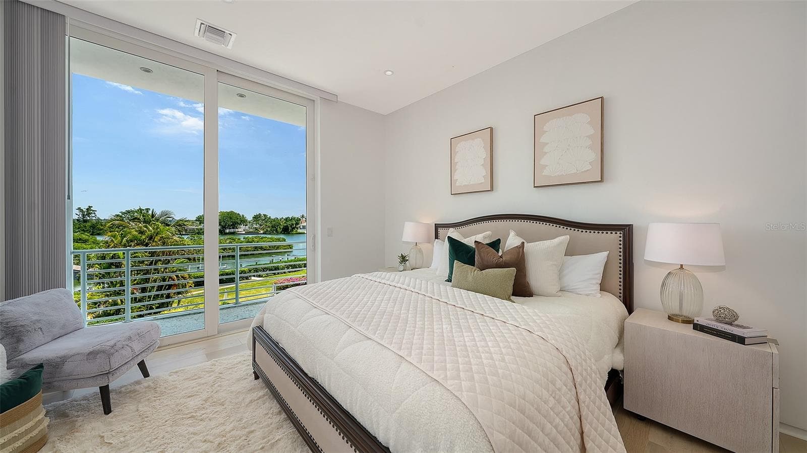 guest bedroom 2. 2nd floor - 4317 MIDNIGHT PASS RD, SARASOTA